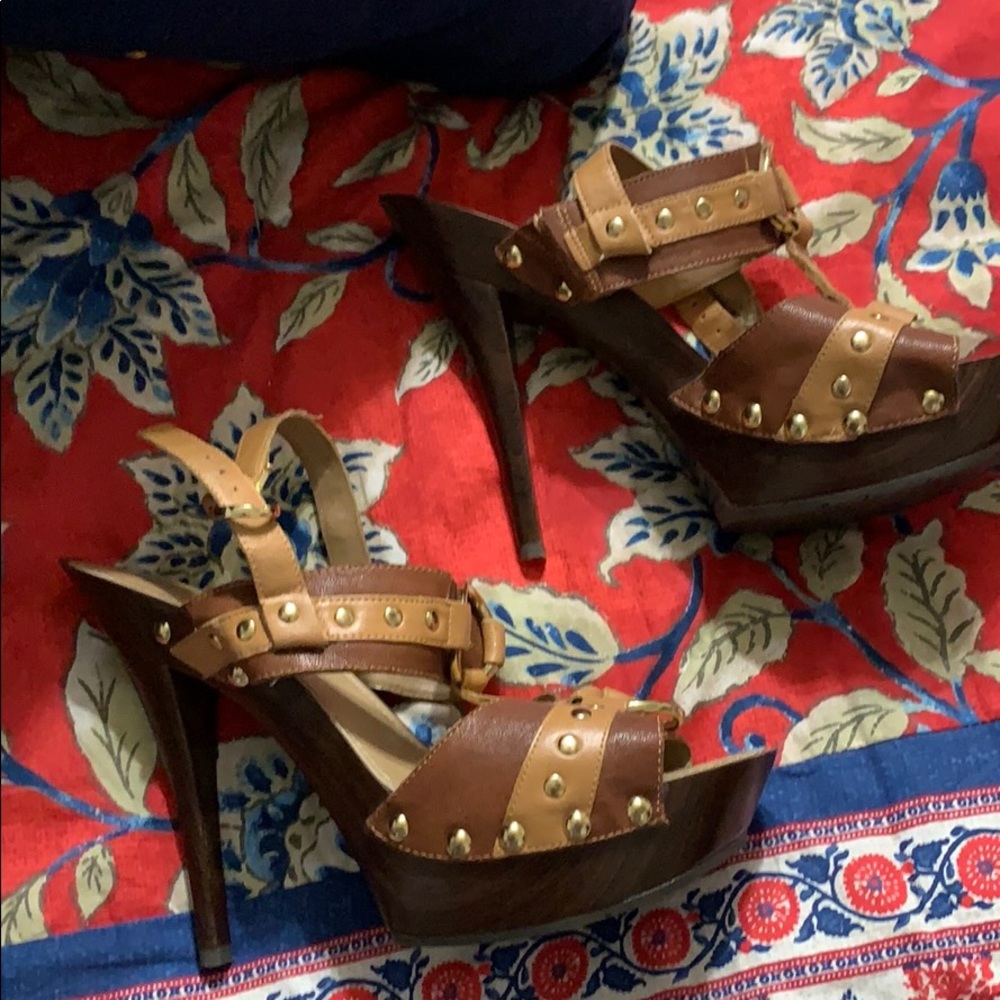 Jessica Simpson heels